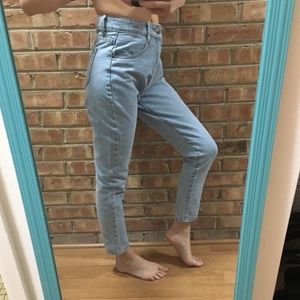 light wash vintage mom jeans